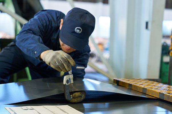 無方向性電磁鋼帯への特化