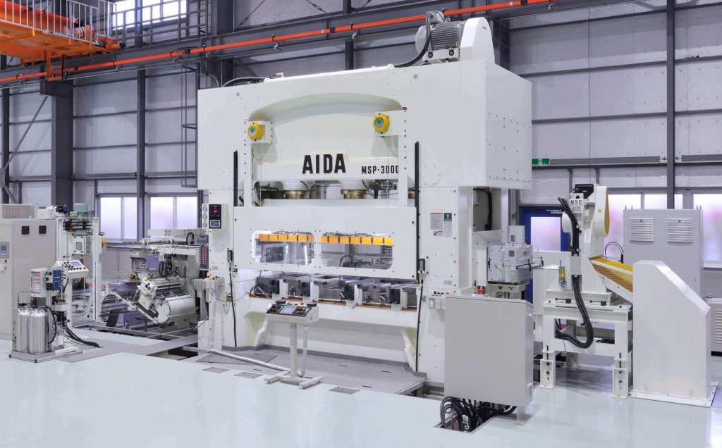最新高速プレス　AIDA　MSP300