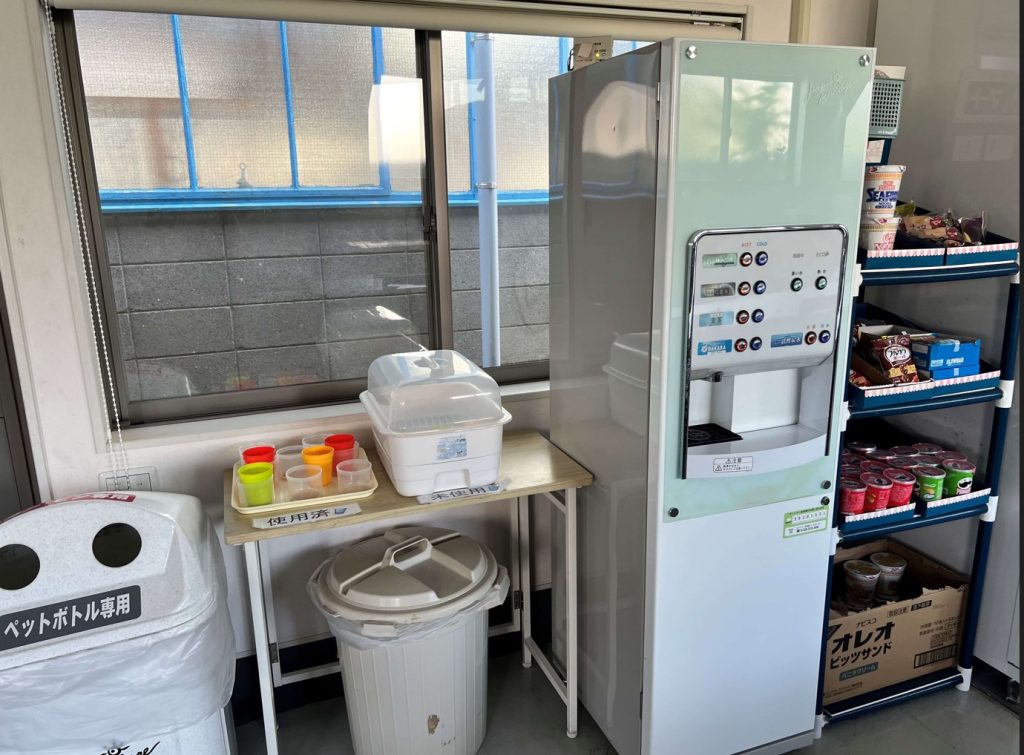 無料給茶機　お茶　麦茶　　スポーツドリンク