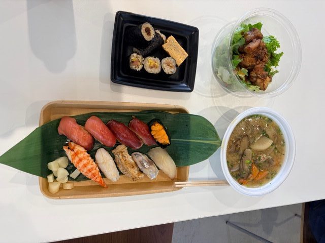 お寿司 唐揚げ 豚汁